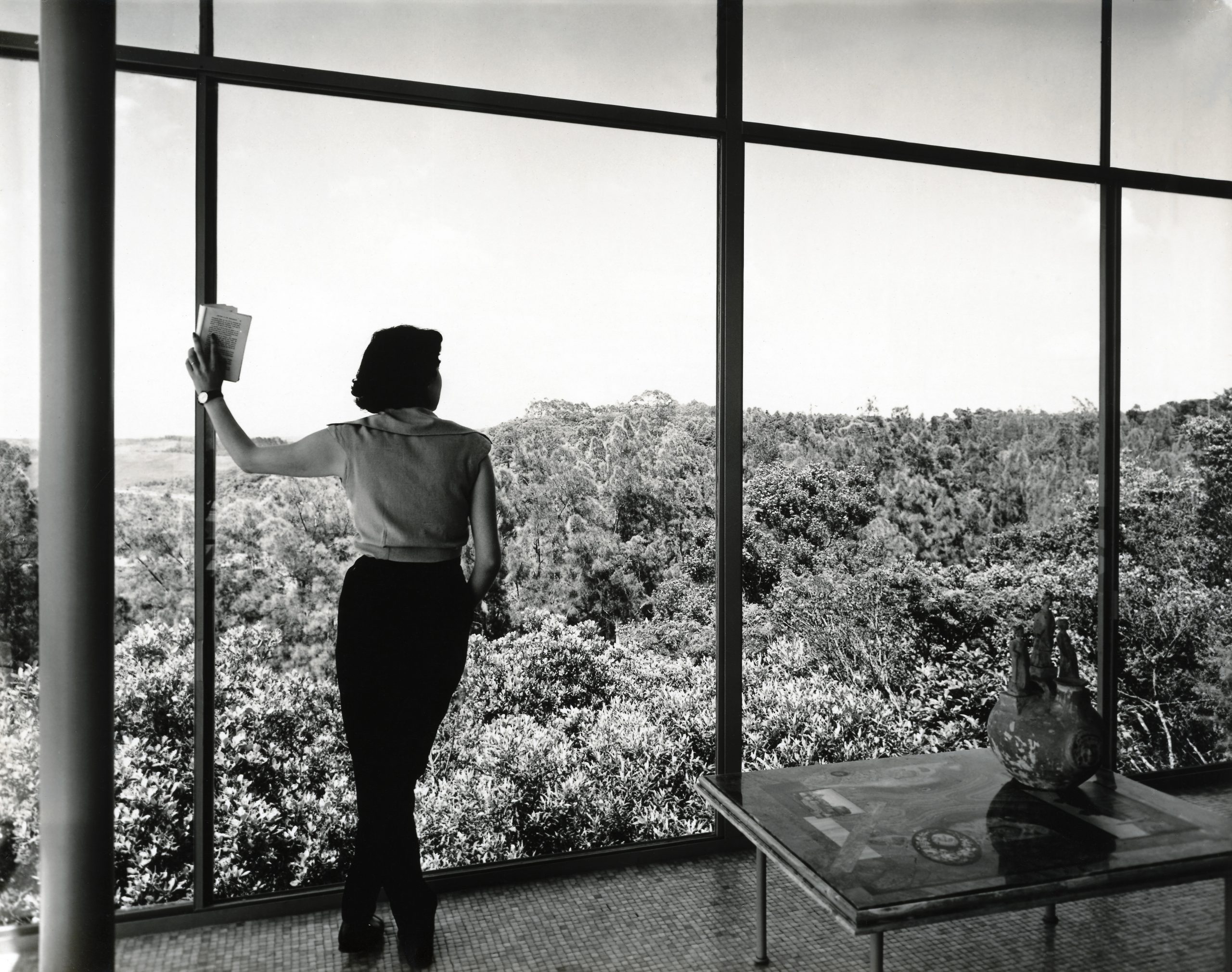 Lina Bo Bardi na Casa de Vidro, Morumbi São Paulo